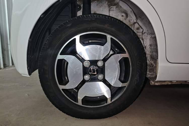 Used SOL E10X 2022 Flower Fairy Style Baby's Breath Right Rear Wheel Hub