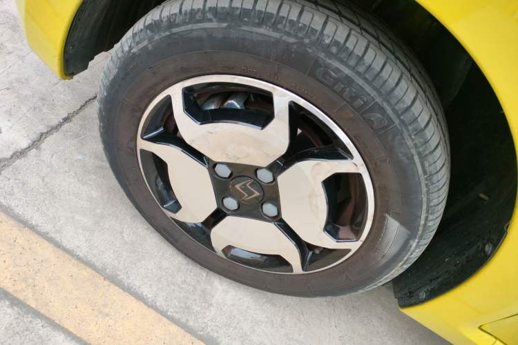 Used SOL E10X 2022 Flower Fairy Style Baby's Breath Left Front Wheel Hub