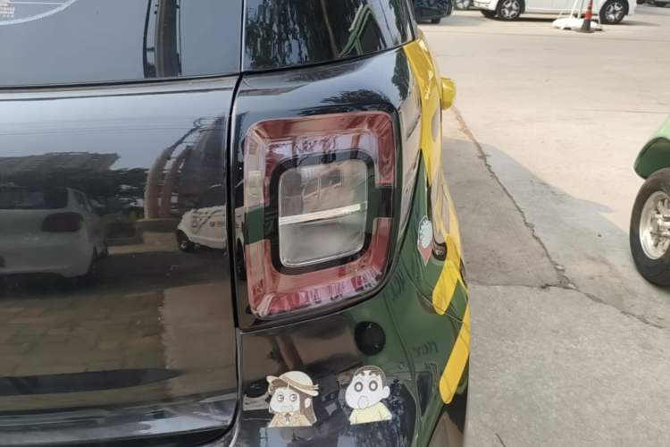 Used SOL E10X 2022 Flower Fairy Design Four-Leaf Clover Right Rear Taillight