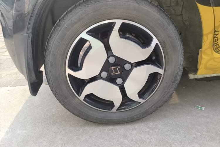 Used SOL E10X 2022 Flower Fairy Design Four-Leaf Clover Right Rear Wheel Hub