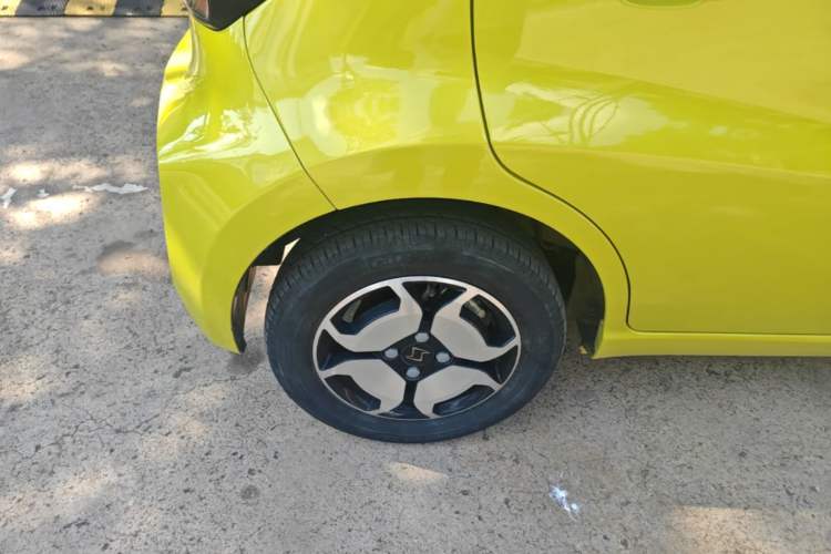 Used SOL E10X 2022 Flower Fairy Style Baby's Breath Right Rear Wheel Hub