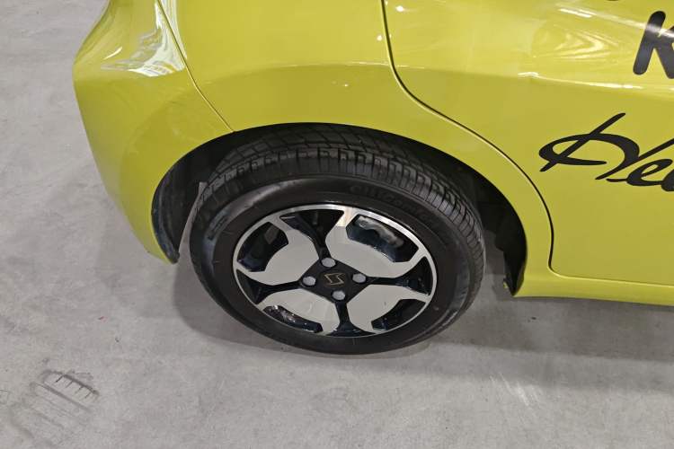 Used SOL E10X 2022 Flower Fairy Style Baby's Breath Right Rear Wheel Hub