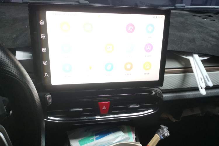 Used SOL E10X 2023 Anniversary Edition 301km Sunflower 45kW Audio And AC Panel