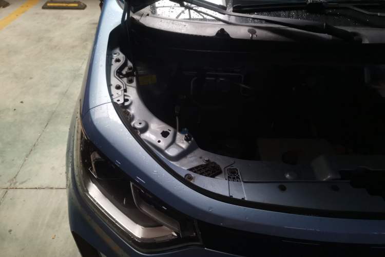 Used SOL E10X 2023 Anniversary Edition 301km Sunflower 45kW Engine Bay Right