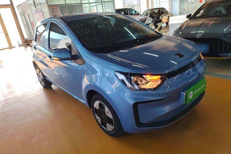Used SOL E10X 2023 301 km Four-Leaf Clover 36 kW Front Right 45 Deg