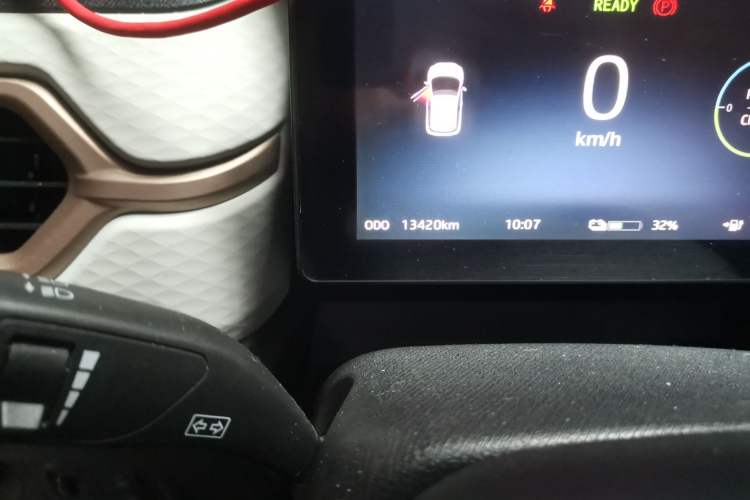 Used SOL E10X 2023 Anniversary Edition 301km Sunflower 45kW Odometer Close Up