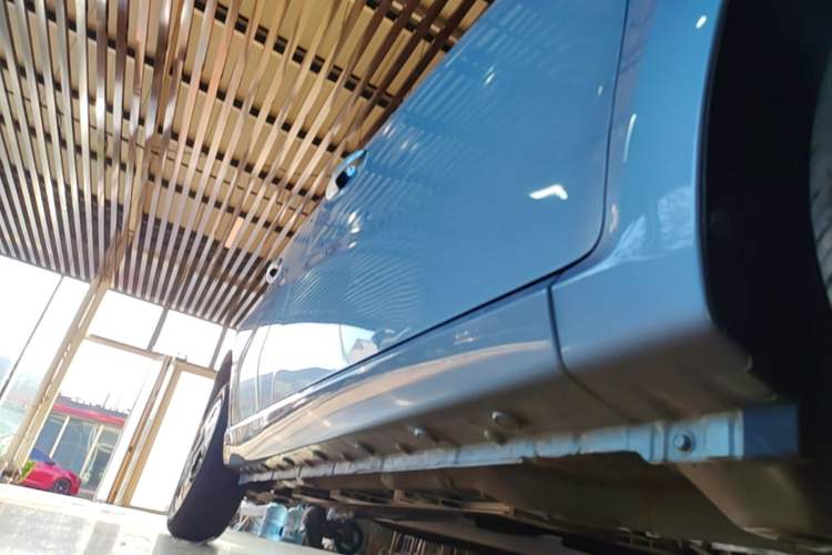 Used SOL E10X 2023 301 km Four-Leaf Clover 36 kW Right Side Sill