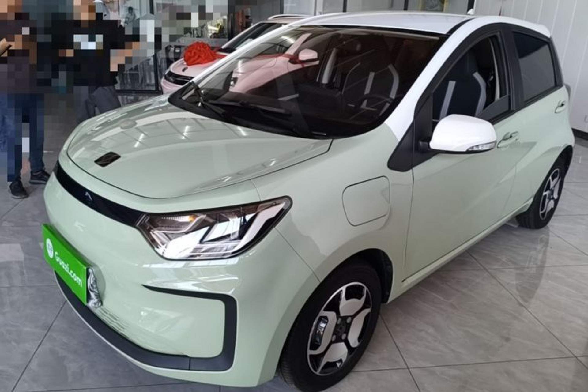 Used SOL E10X 2023 Anniversary Edition 301km Starry Sky 45kW Front Left 45 Deg