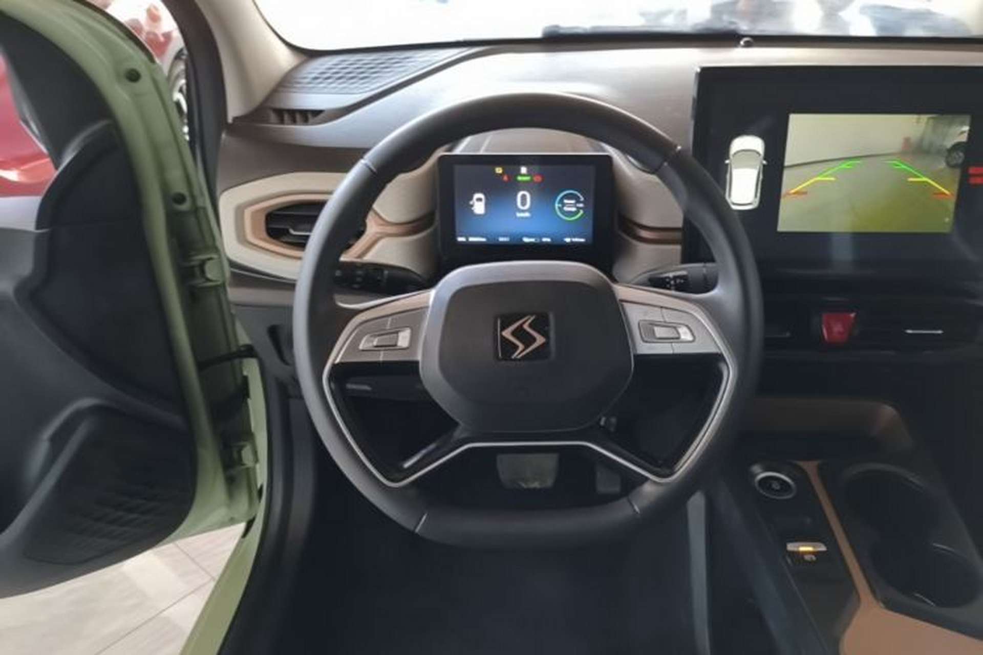 Used SOL E10X 2023 Anniversary Edition 301km Starry Sky 45kW Steering Wheel