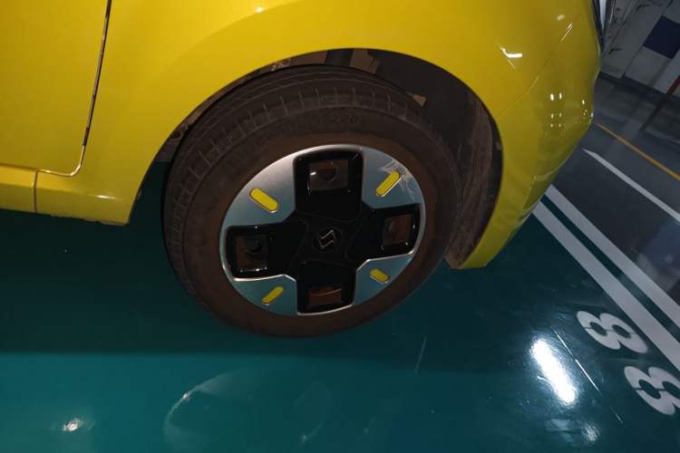 Used SOL E10X 2023 200 km Lavender 30 kW Right Front Wheel Hub