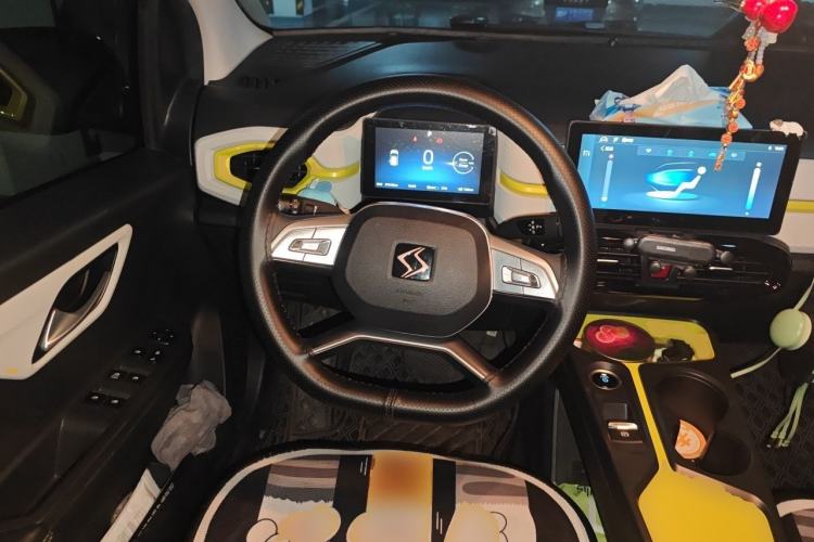 Used SOL E10X 2023 200 km Lavender 30 kW Steering Wheel