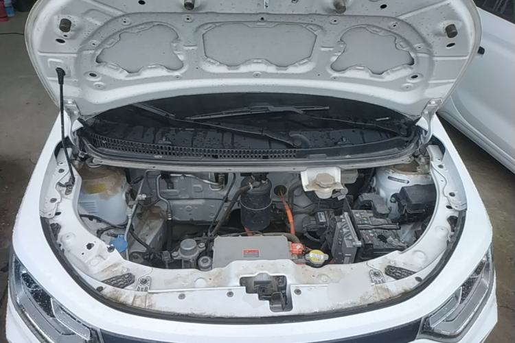 Used SOL E10X 2023 251 km Cloverleaf 36 kW Engine Bay