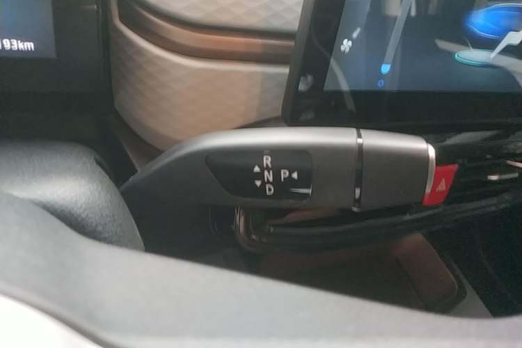 Used SOL E10X 2023 251 km Cloverleaf 36 kW Gear Lever