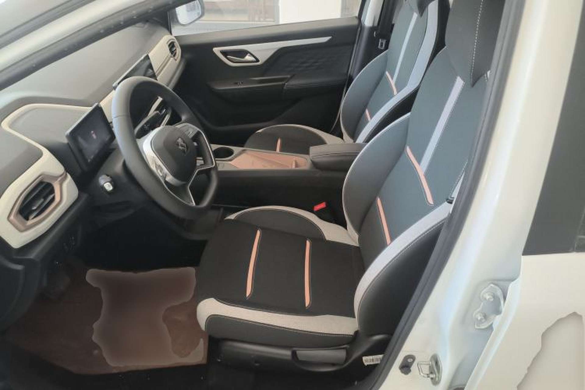 Used SOL E10X 2023 Anniversary Edition 306km Lavender 30kW Left Front Seat