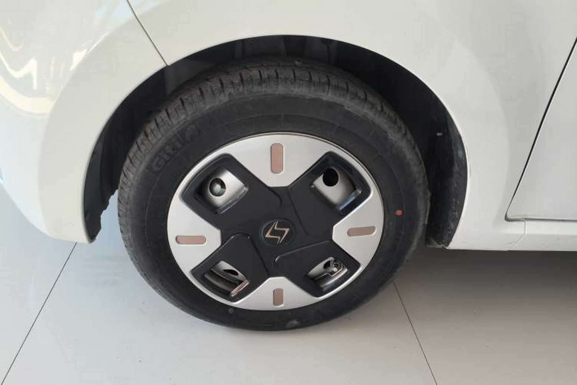 Used SOL E10X 2023 Anniversary Edition 306km Lavender 30kW Left Front Wheel Hub