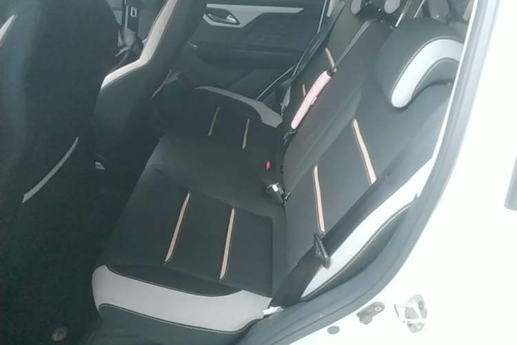 Used SOL E10X 2023 251 km Cloverleaf 36 kW Left Rear Seat