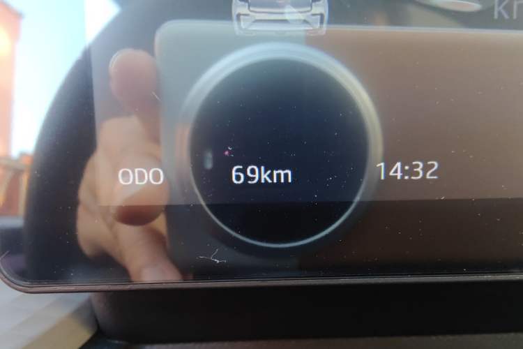 Used SOL E10X 2023 Anniversary Edition 301km Starry Sky 45kW Odometer Close Up