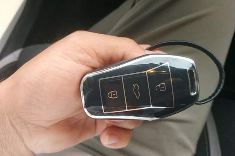 Used SOL E10X 2023 251 km Cloverleaf 36 kW Vehicle Key