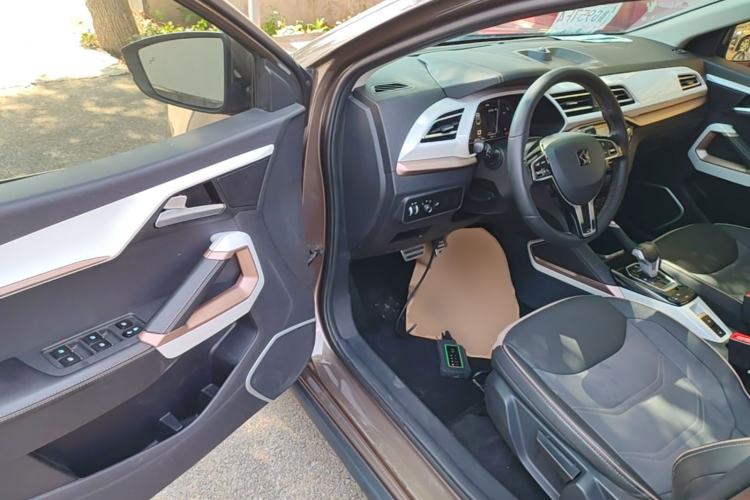 Used SOL E20X 2020 Extraordinary Edition Driver Seat