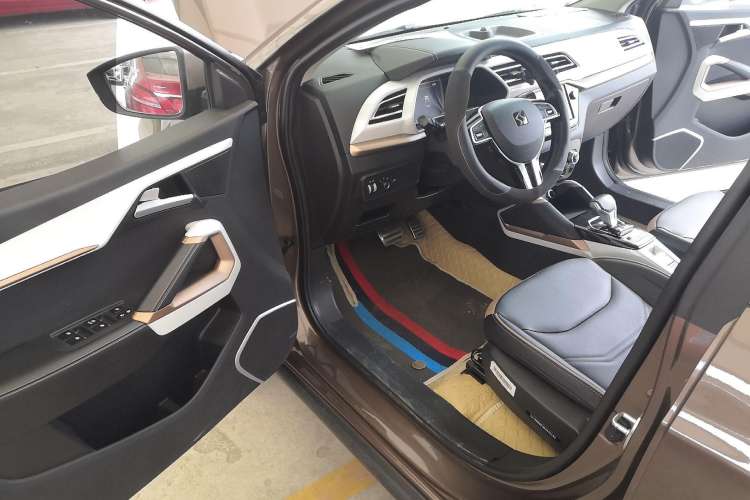 Used SOL E20X 2020 Heartbeat Edition Driver Seat