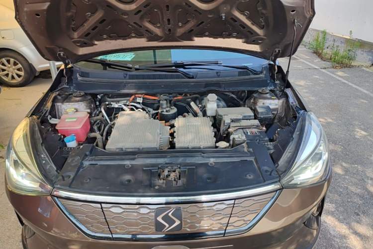 Used SOL E20X 2020 Extraordinary Edition Engine Bay