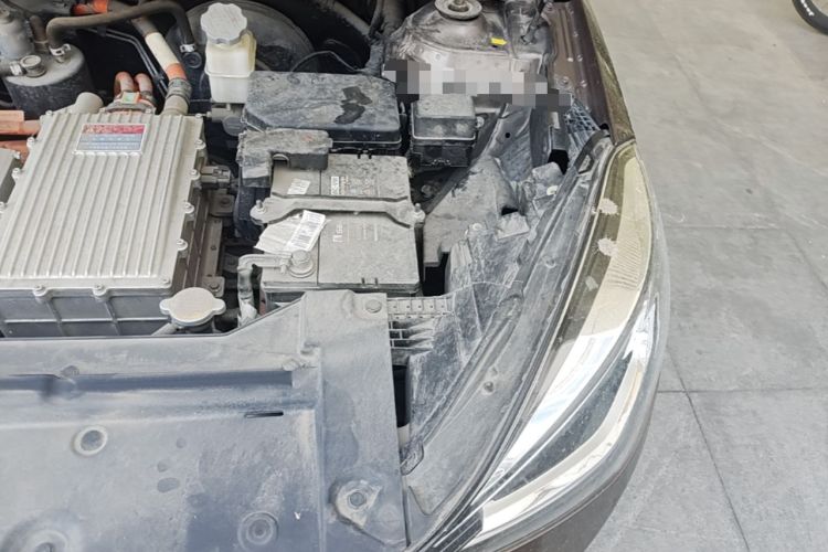 Used SOL E20X 2020 Extraordinary Edition Engine Bay Left