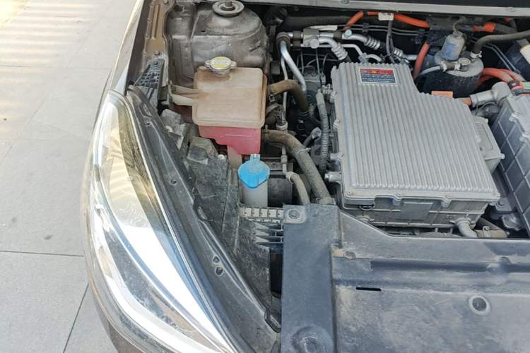 Used SOL E20X 2020 Extraordinary Edition Engine Bay Right