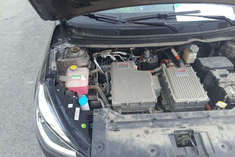Used SOL E20X 2020 Extraordinary Edition Engine Bay Right