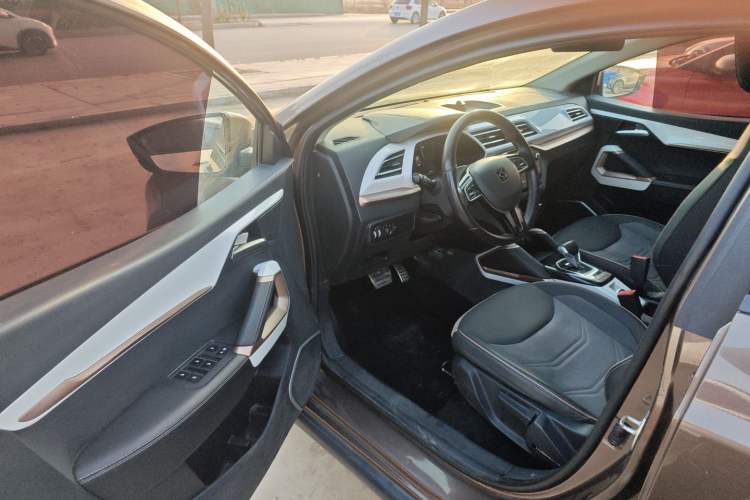Used SOL E20X 2020 Extraordinary Edition Interior 3