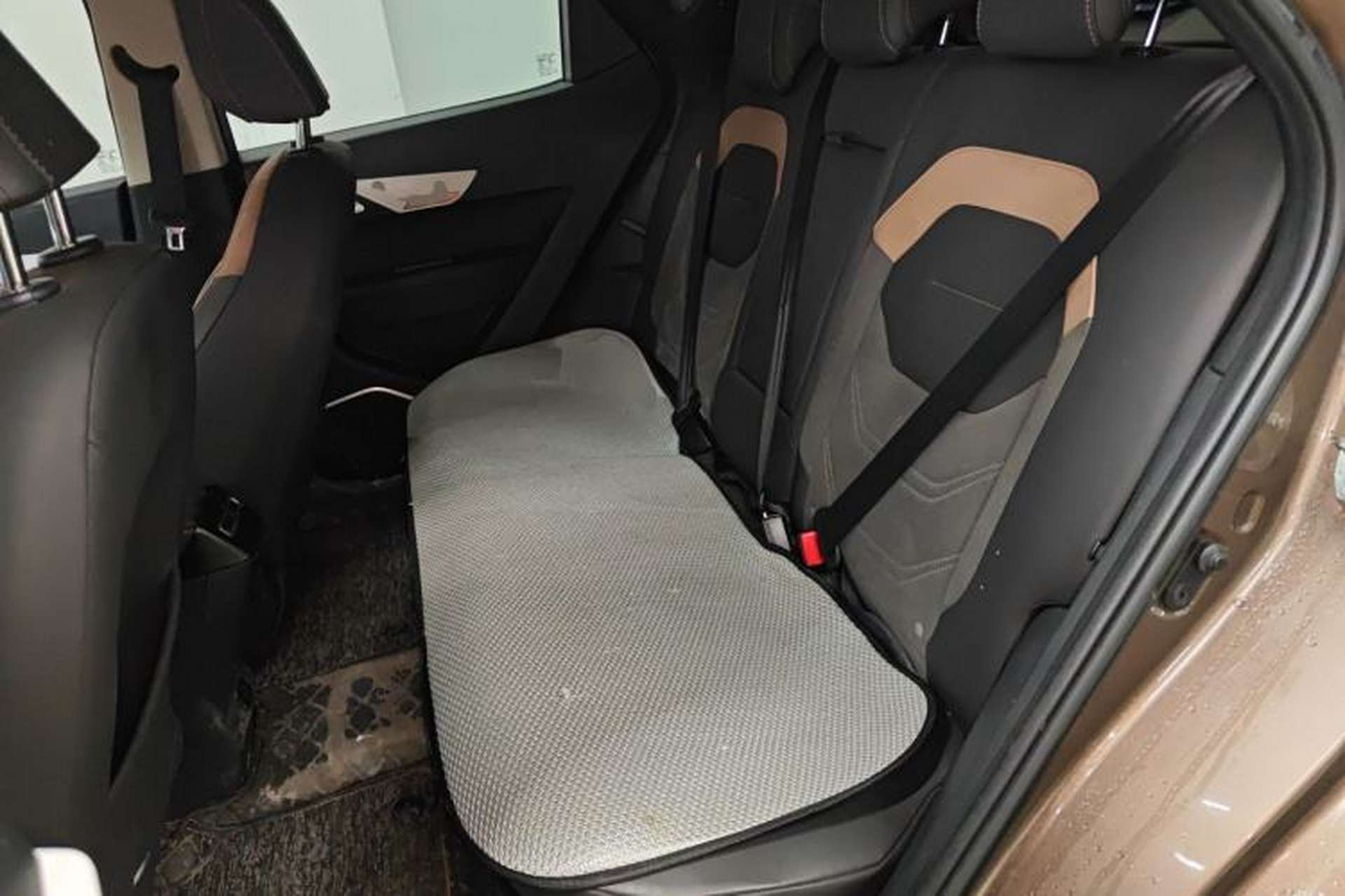 Used SOL E20X 2020 Extraordinary Edition Left Rear Seat