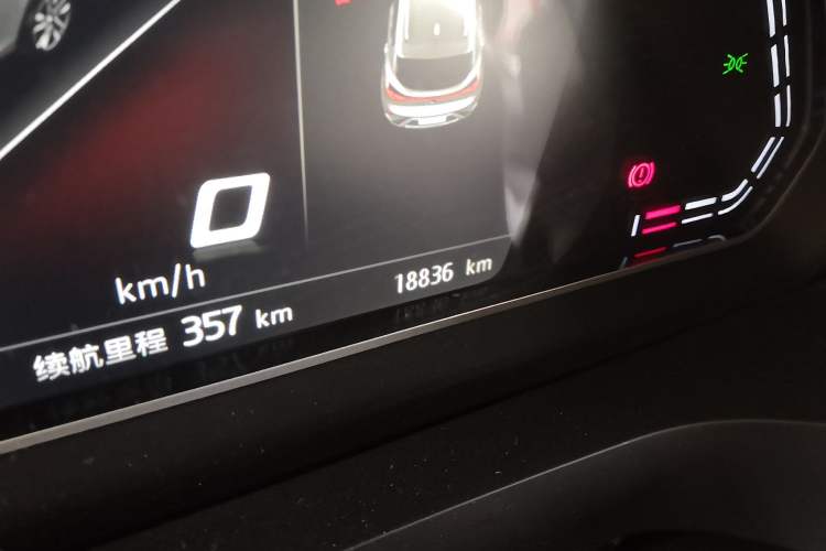 Used SOL E20X 2020 Heartbeat Edition Odometer Close Up