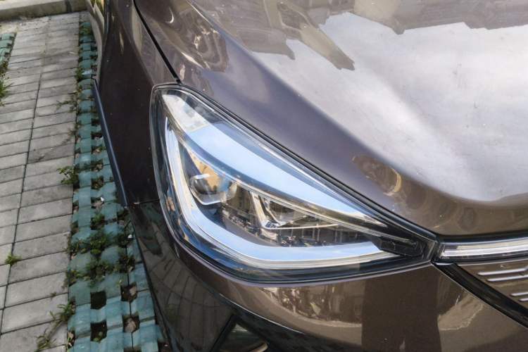 Used SOL E20X 2020 Heartbeat Edition Right Front Headlight