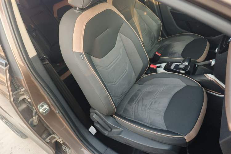 Used SOL E20X 2020 Extraordinary Edition Right Front Seat