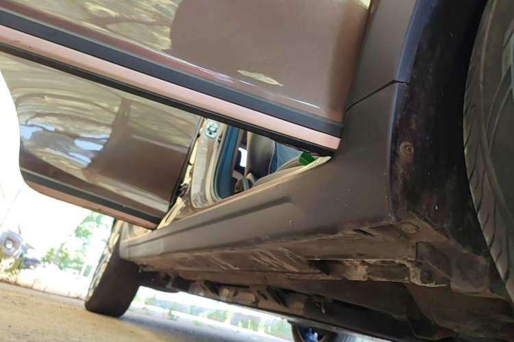 Used SOL E20X 2020 Extraordinary Edition Right Side Sill