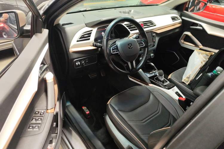 Used SOL E20X 2020 Heartbeat Edition Driver Seat