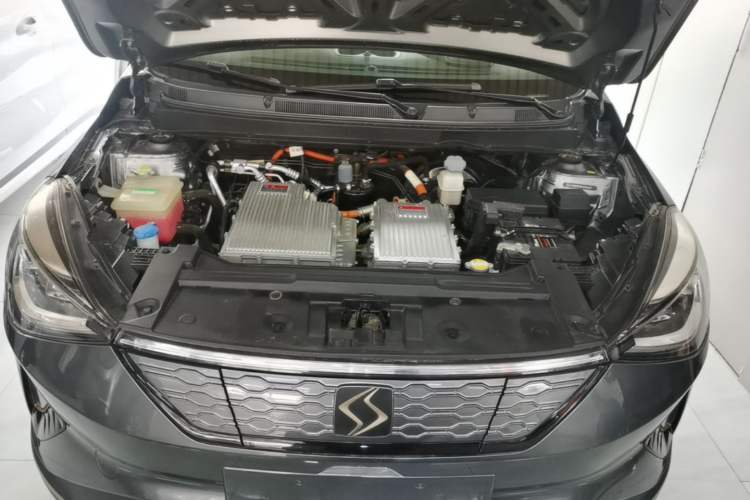 Used SOL E20X 2020 Extraordinary Edition Engine Bay
