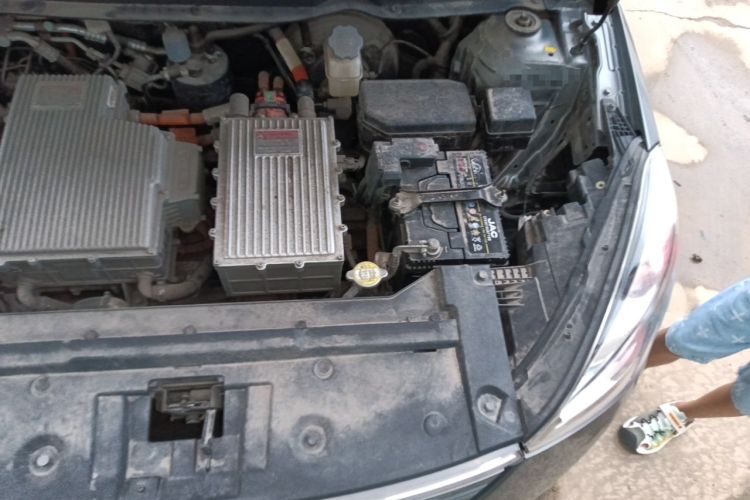 Used SOL E20X 2020 Heartbeat Edition Engine Bay Left