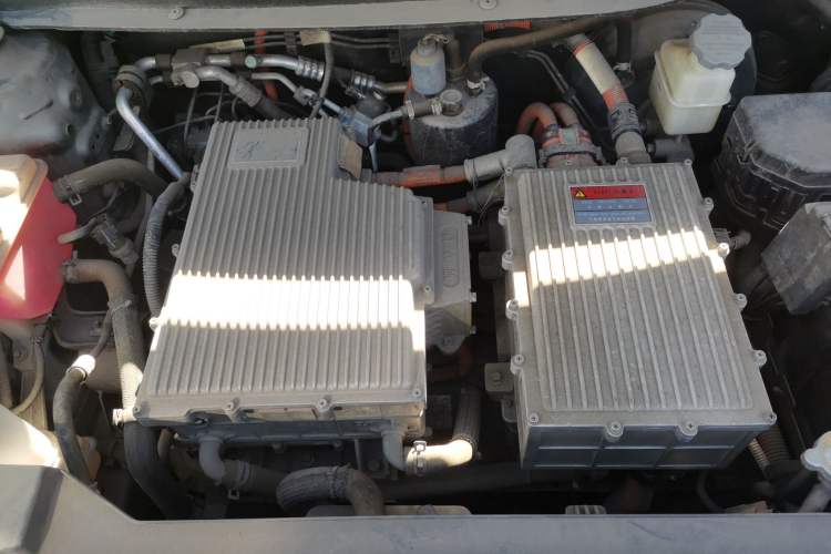 Used SOL E20X 2020 Extraordinary Edition Engine Bay