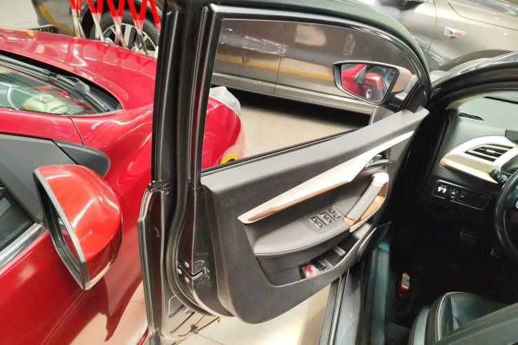 Used SOL E20X 2020 Heartbeat Edition Left Front Door Interior