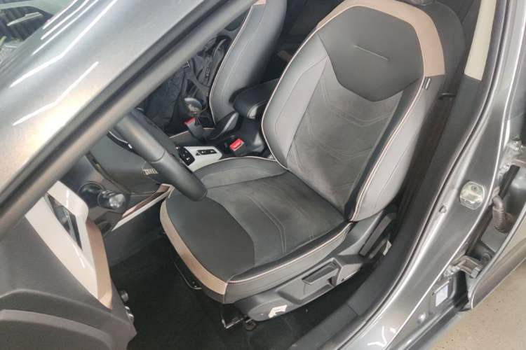 Used SOL E20X 2020 Extraordinary Edition Left Front Seat