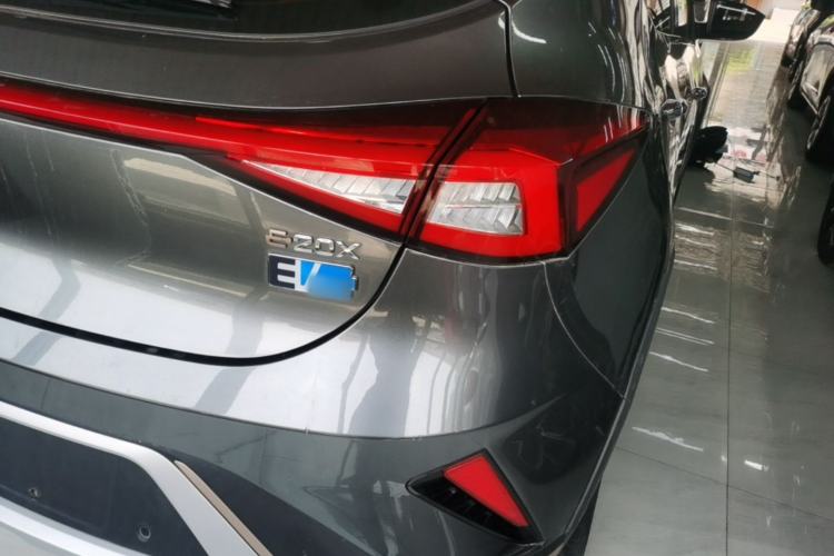 Used SOL E20X 2020 Extraordinary Edition Right Rear Taillight