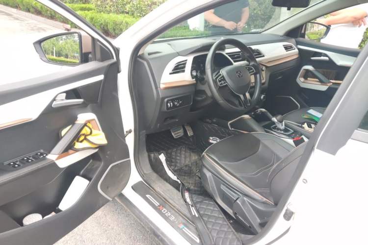 Used SOL E20X 2020 Extraordinary Edition Driver Seat