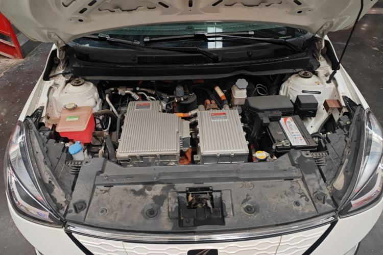 Used SOL E20X 2020 Heartbeat Edition Engine Bay