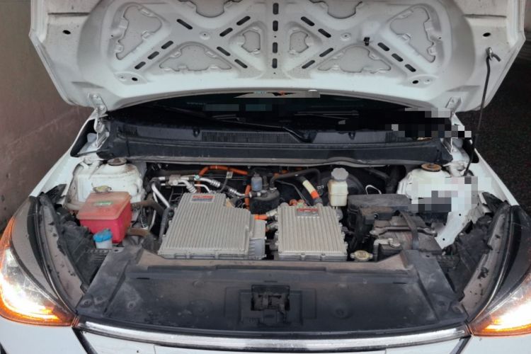 Used SOL E20X 2020 Heartbeat Edition Engine Bay