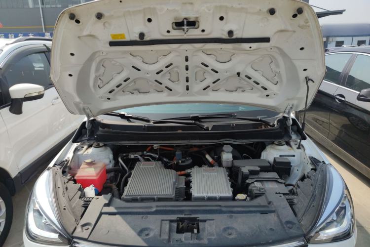 Used SOL E20X 2020 Heartbeat Edition Engine Bay
