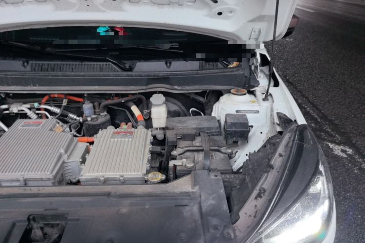 Used SOL E20X 2020 Heartbeat Edition Engine Bay Left