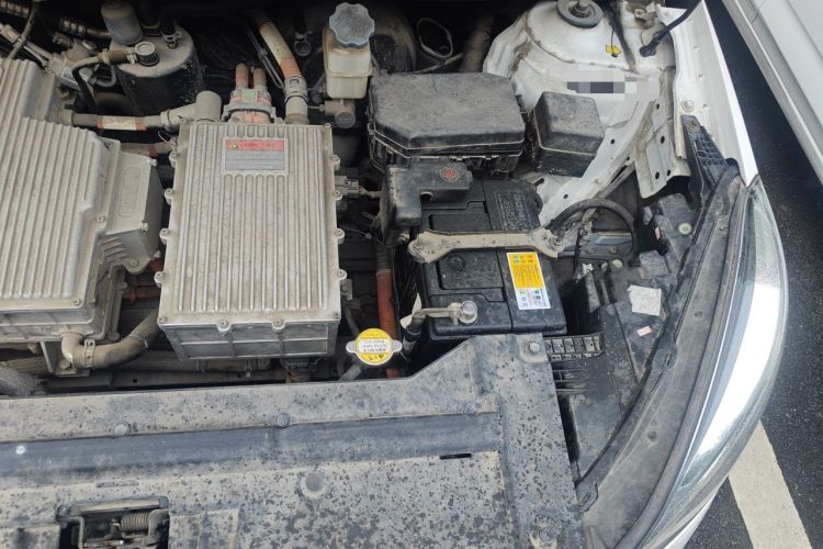 Used SOL E20X 2020 Extraordinary Edition Engine Bay Left