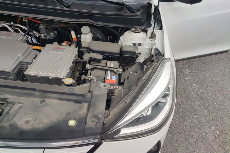 Used SOL E20X 2020 Extraordinary Edition Engine Bay Left