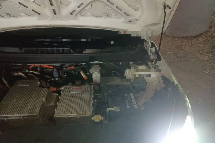 Used SOL E20X 2020 Heartbeat Edition Engine Bay Left