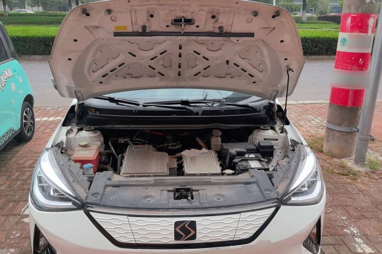 Used SOL E20X 2020 Heartbeat Edition Engine Bay